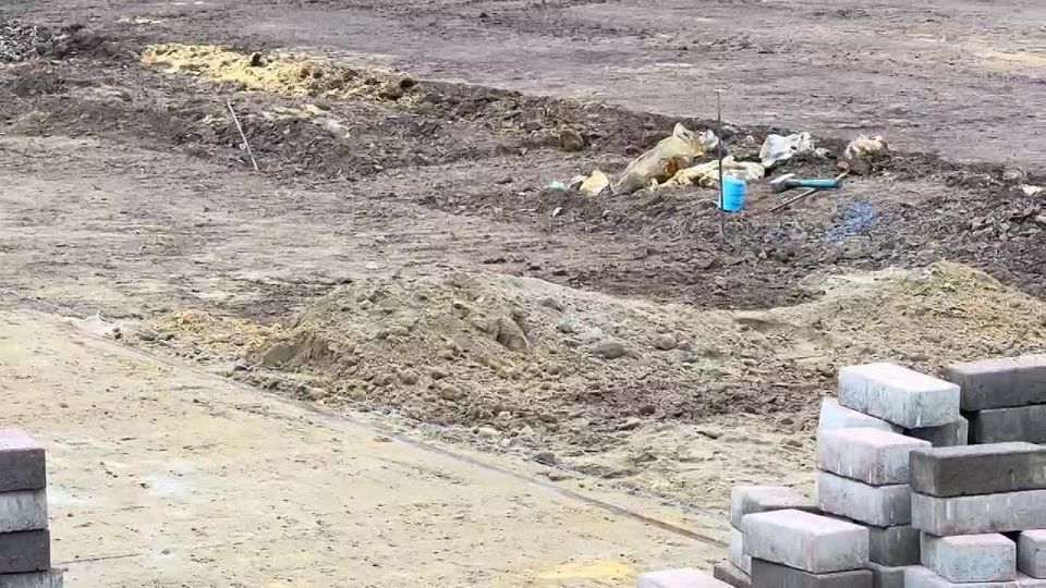 В городе Молодогвардейске в рамках специального инфраструктурного проекта продолжаются работы по благоустройству площади Ленина