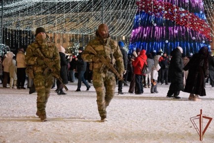 Росгвардейцы приняли участие в обеспечении безопасности в новогоднюю ночь в новых регионах