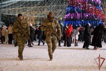 Росгвардейцы приняли участие в обеспечении безопасности в новогоднюю ночь в новых регионах