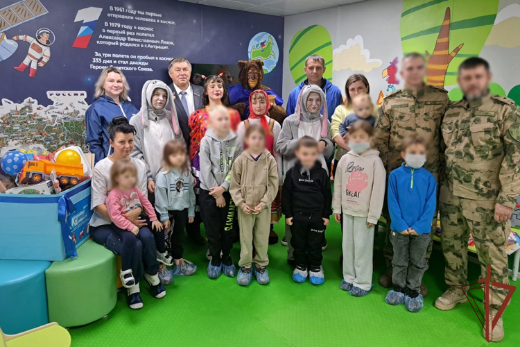 На Луганщине росгвардейцы присоединились к акции «Коробка храбрости»