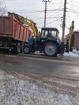 Владимир Чернев: В новогодние праздничные дни работники МБУ Центр "Благоустройство" продолжают выполнять мероприятия по вывозу твердых коммунальных отходов и благоустройству округа