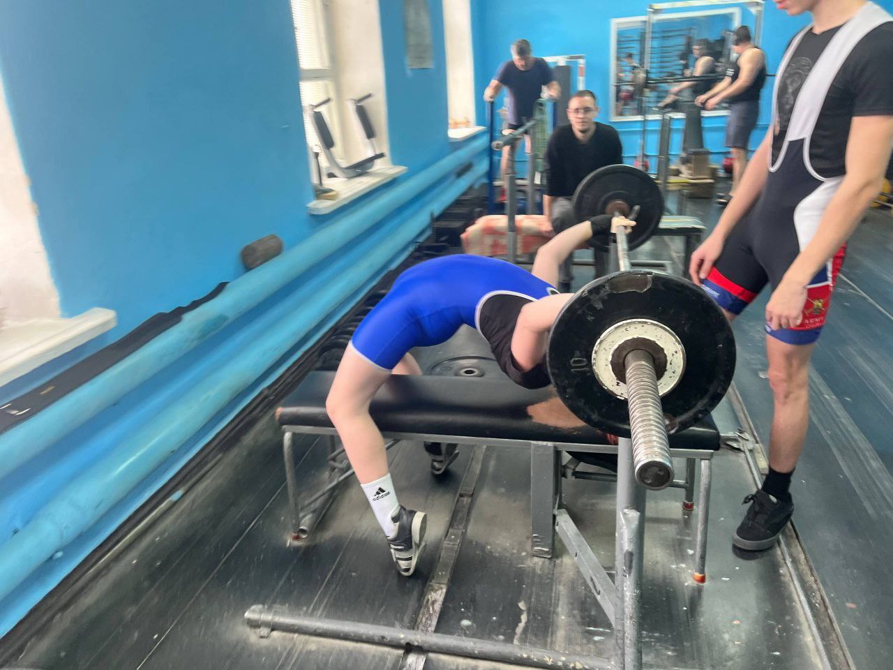 Новогодние силачи. Новый год - самый волшебный и долгожданный праздник, который любят все – и взрослые, и дети