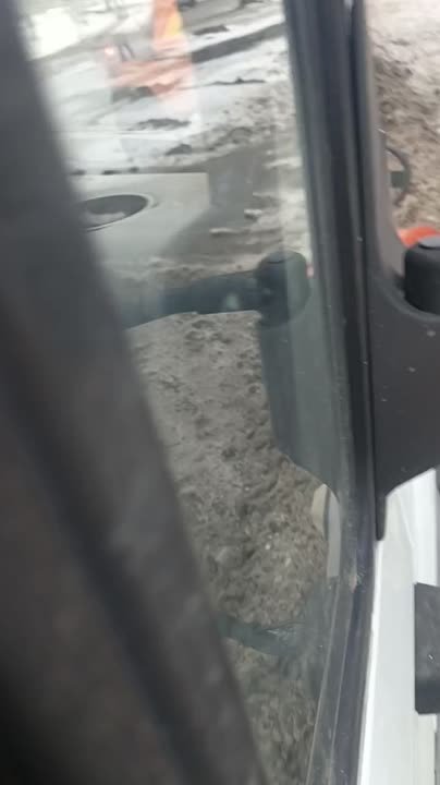 Коммунальные службы города продолжают активную расчистку автомобильных дорог от снега!