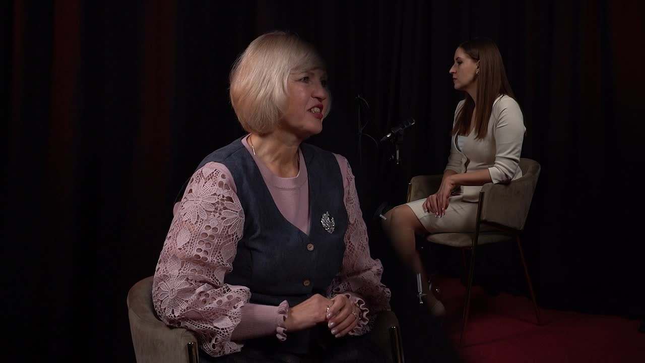 Кто такие Дед Мороз и Снегурочка? Зачем мы водим хоровод вокруг ёлки? Самый загадочный праздник, который существует только в нашей стране – Старый Новый Год