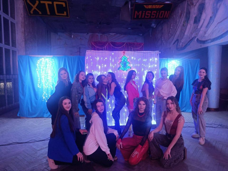 Сегодня в МБУ «Петровский ДК им. Г.И. Петровского» проведена тематическая дискотека «Ретро-бит» для учащихся 9-11 классов школ города