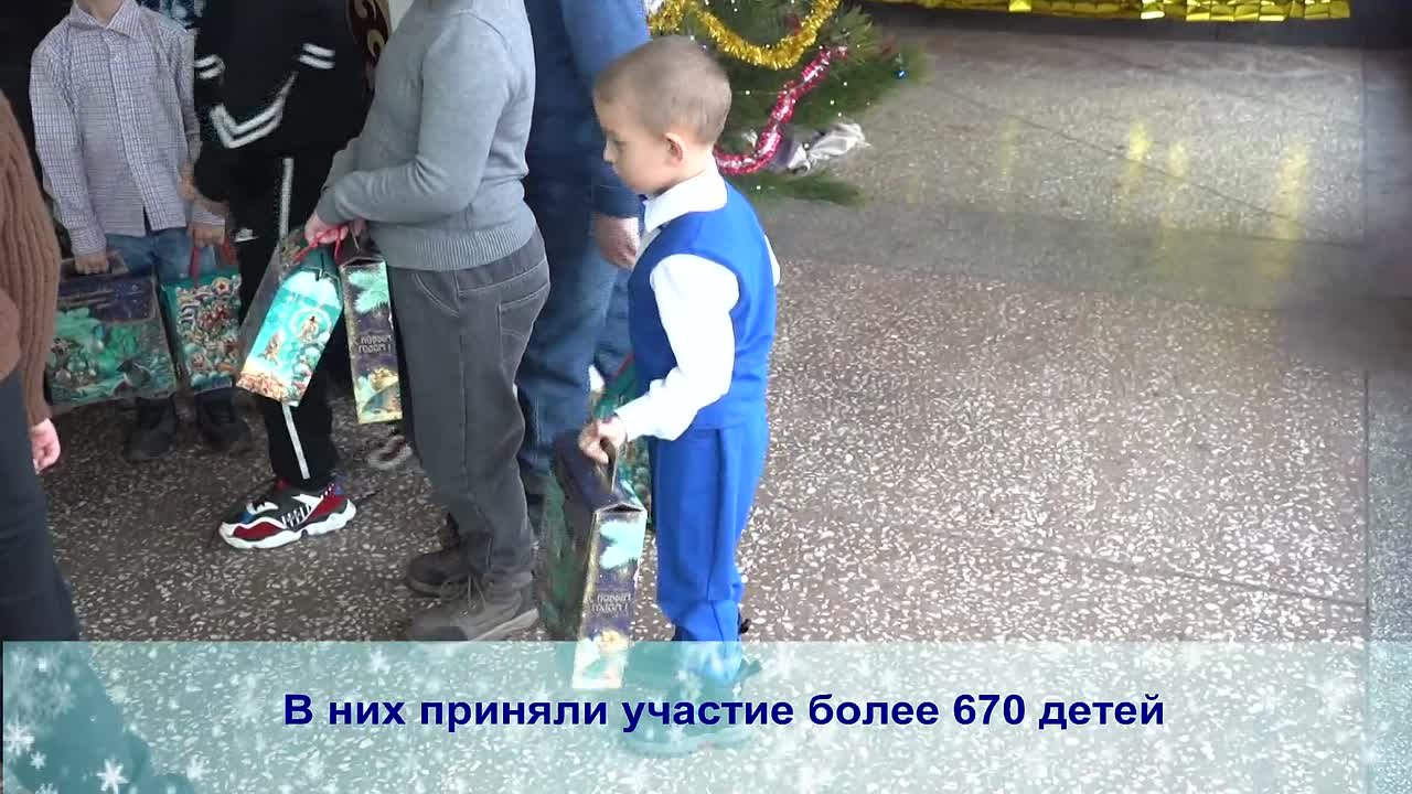 Артисты из Красноярского края подарили новогоднее чудо более чем 670 юным свердловчанам