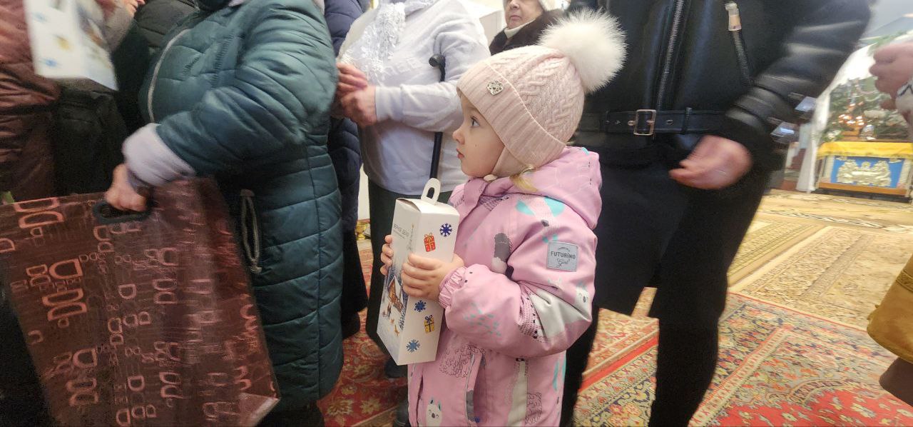 В день Рождества Христова в Свято-Николаевском храме поздравили прихожан