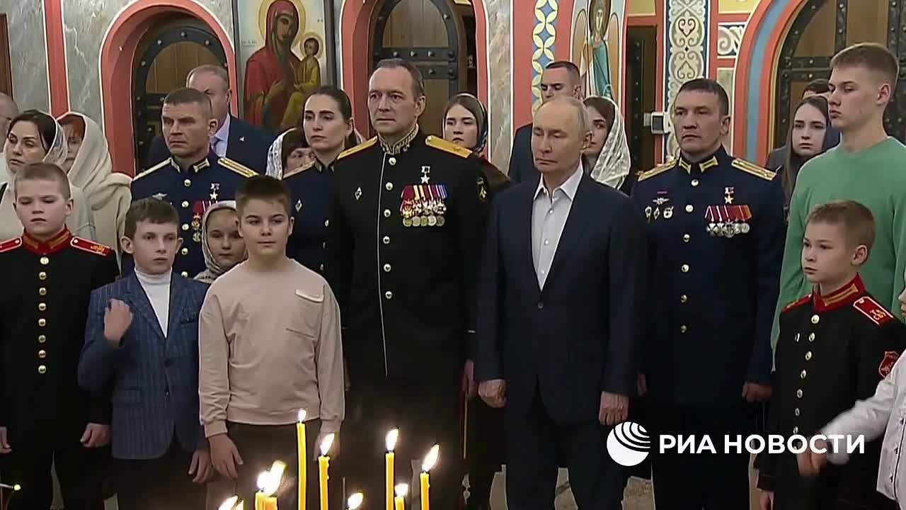 Владимир Путин поздравил православных верующих с Рождеством Христовым