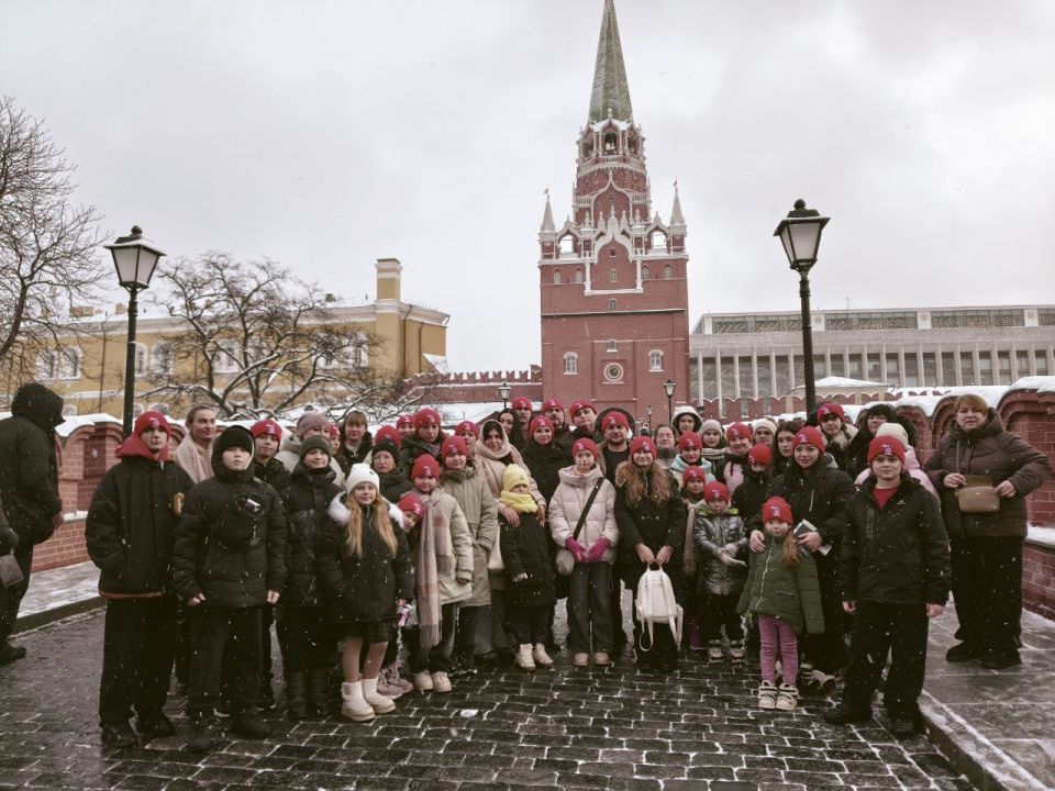 Игорь Рябушкин: ТАМ, ГДЕ СБЫВАЮТСЯ МЕЧТЫ: НОВОГОДНЕЕ ЧУДО ДЛЯ ДЕТЕЙ ЧЛЕНОВ ПРОФСОЮЗОВ ЛНР