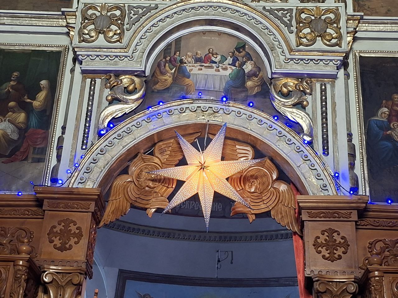 Православные христиане встречают Рождество Христово