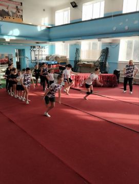 «ВЕСЕЛЫЕ НОВОГОДНИЕ СТАРТЫ»