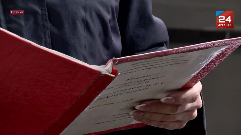 Швеи, станочники, мебельщики: в исправительных колониях ЛНР осужденные проходят обучение профессиям и работают на производстве