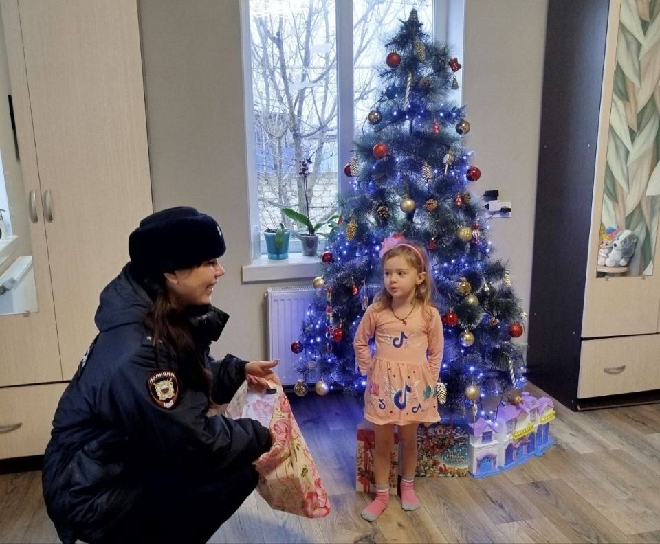 Республиканские правоохранители приняли активное участие во Всероссийской акции «Полицейский Дед Мороз»
