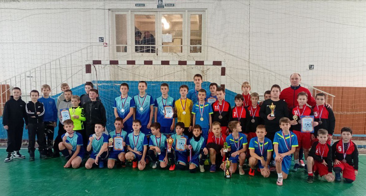 Рождественский турнир по минифутболу: итоги ярких состязаний!