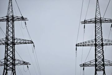 Нужно запастись терпением: Авария на высоковольтных сетях оставила без света и воды часть ЛНР