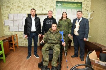 «Еще одна группа специалистов - представители управления капитального строительства Красноярского края, которые ежедневно, без выходных и праздников выполняли свою работу, осуществляя контроль за ходом выполнения...