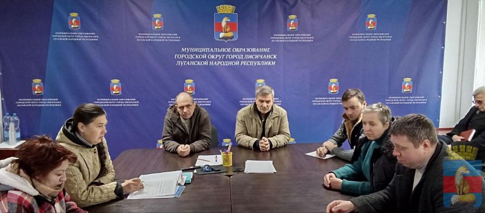 Сегодня в Администрации Лисичанска прошли публичные слушания по проекту документа в области градостроительной деятельности "О внесении изменений в Правила благоустройства территории муниципального образования городской округ...