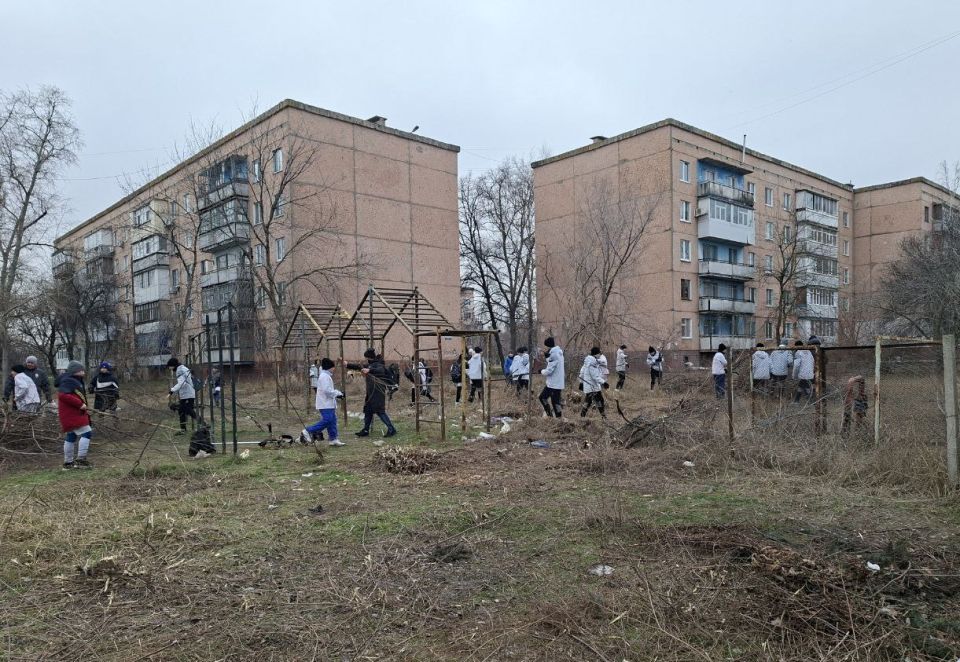 Зимняя погода благоустройству не помеха