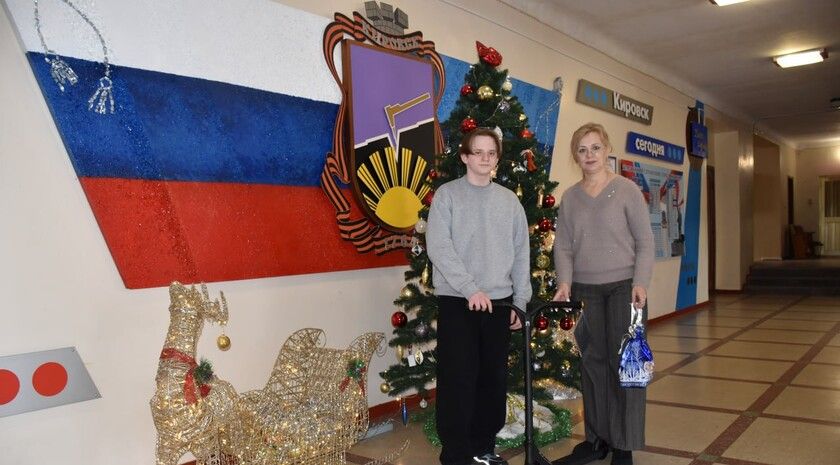 Пасечник передал подарки еще троим юным участникам «Елки желаний»