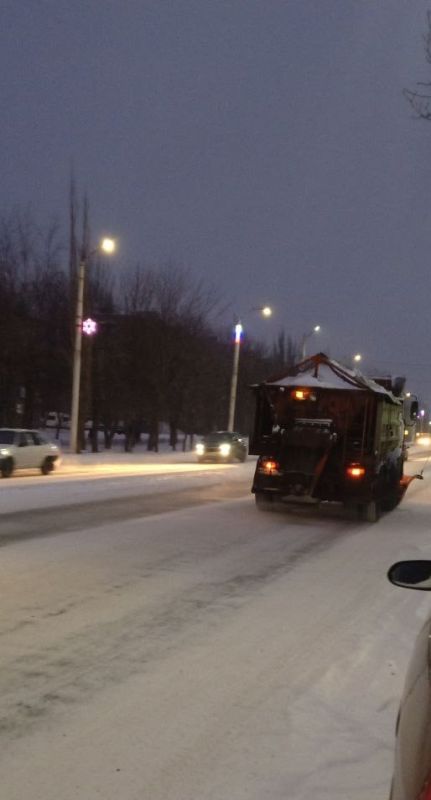 Снег прибавил работы коммунальщикам