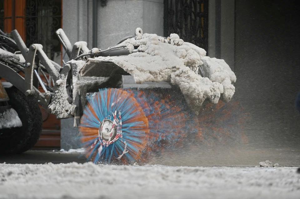 Дорожные службы ЛНР перешли в усиленный режим из-за снегопада