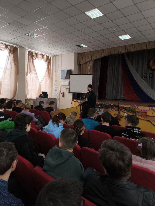 ДЕНЬ ДОБРА И СВЕТА: ВСТРЕЧА В ЛУГАНСКОМ ТЕХНИКУМЕ-ИНТЕРНАТЕ