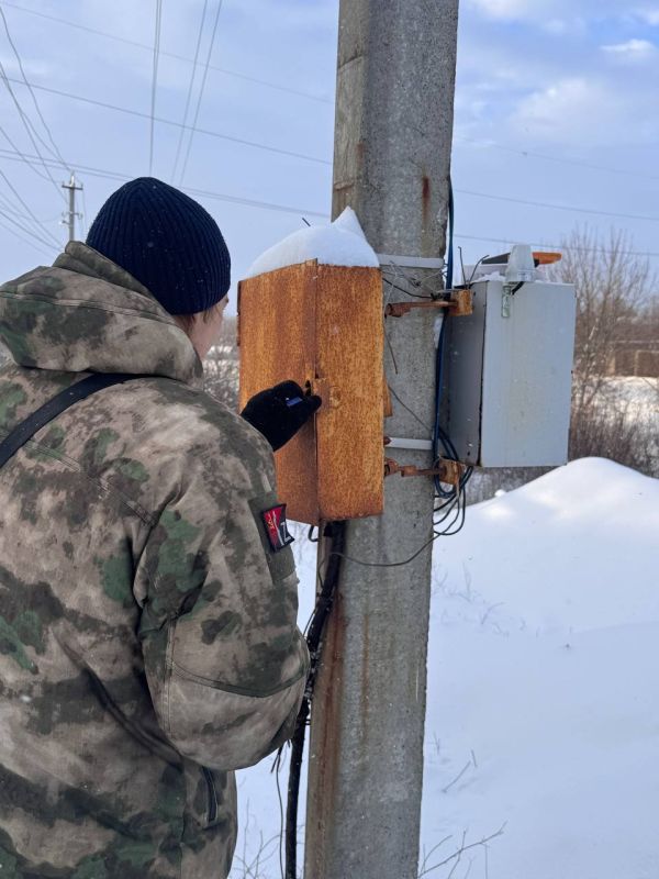 Сегодня, в связи с обильным снегопадом, МУП «ЖЭК» г. Ровеньки приступило к расчистке дорог на территории пгт Дзержинский