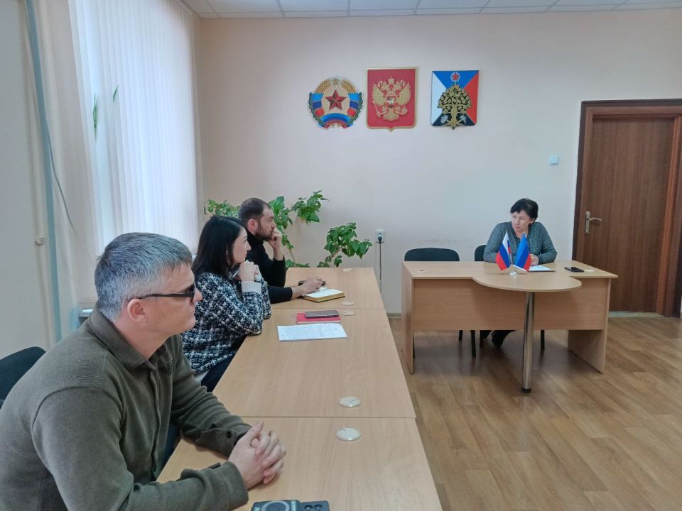 Сегодня в Администрации городского округа город Ровеньки состоялось рабочее совещание под руководством заместителя Главы Администрации Ольги Орловой, посвященное ключевым вопросам развития сферы культуры на территории...