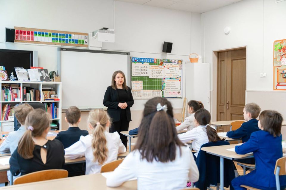 В регионах России завершились конкурсные отборы по программе «Земский учитель»