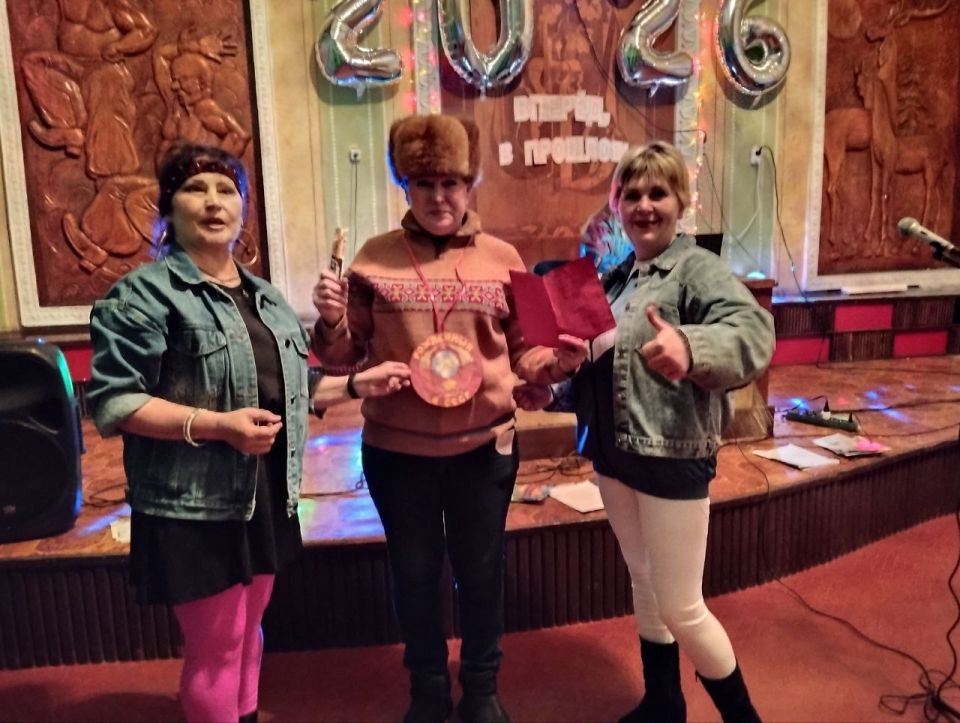 В уютном зале ДК имени Шевченко, собрались жители мкр