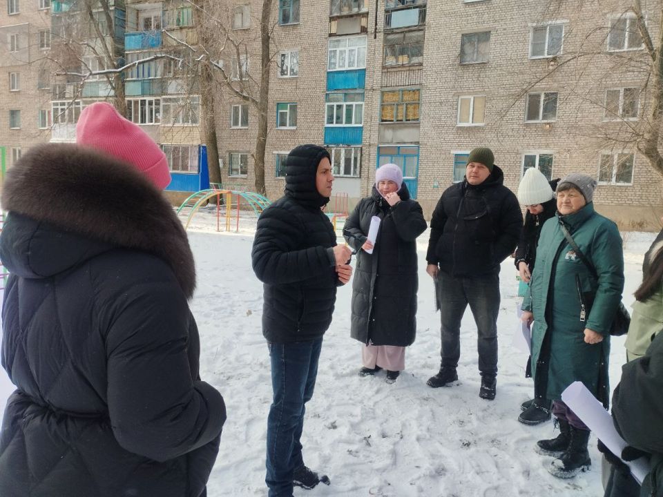 Морозы нам не помеха!. Вчера встретился с жителями дома 13 по ул. Олимпийская - представителями инициативной группы