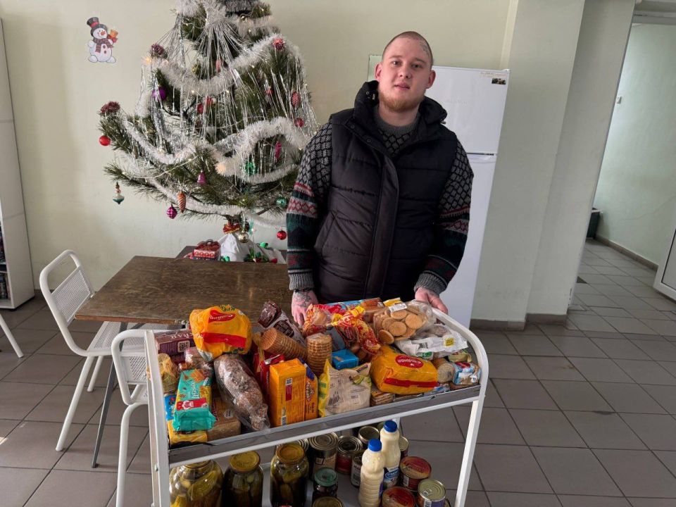 ЛУГАНСКИЕ СПРАВЕДЛИВОРОССЫ ПРОВЕДАЛИ БОЙЦА В ГОСПИТАЛЕ