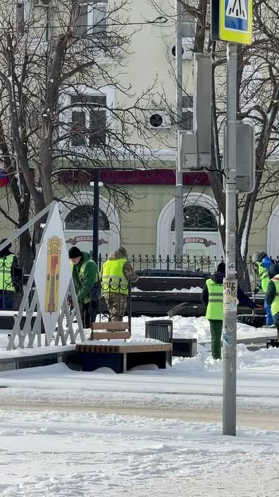 В ЛНР снег под контролем. В населённых пунктах республики продолжается активная уборка снега