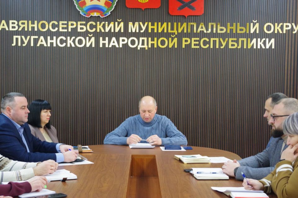 Сергей Крамаренко: Рабочий день начался с аппаратного совещания с командой администрации