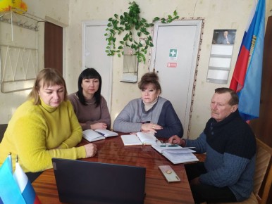 Школы дополнительного образования Антрацитовского муниципального округа в режиме онлайн приняли участие в заседании методических объединений руководителей и преподавателей исполнительских отделений детских музыкальных школ и...