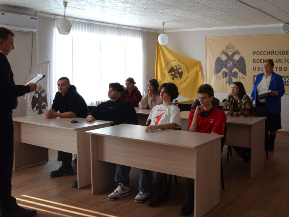 В Новоайдарском районе почтили 83-ю годовщину освобождения посёлка