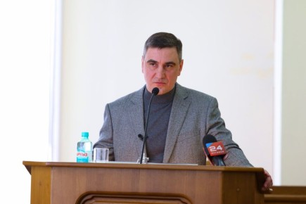 Депутаты обсудили с профильным министром перспективы развития промышленного потенциала республики