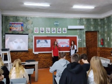 22.01.2026 В ГБОУ ЛНР КУВК № 4 "Надежда" отряд "Росток" провел Кинопоказ документальных и художественных фильмов по направлению «Фестиваль спортивного кино»