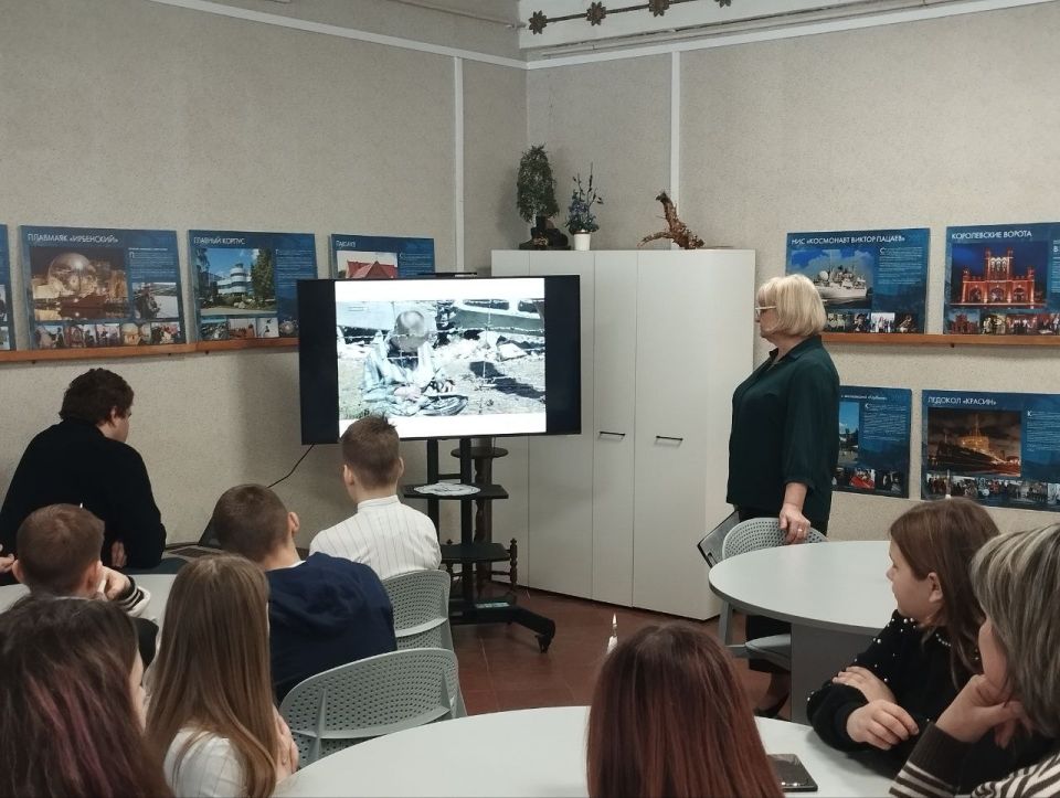 В Кировском историко-художественном музее состоялось мероприятие «Холокост… как это было» для учащихся Кировской СШ № 2