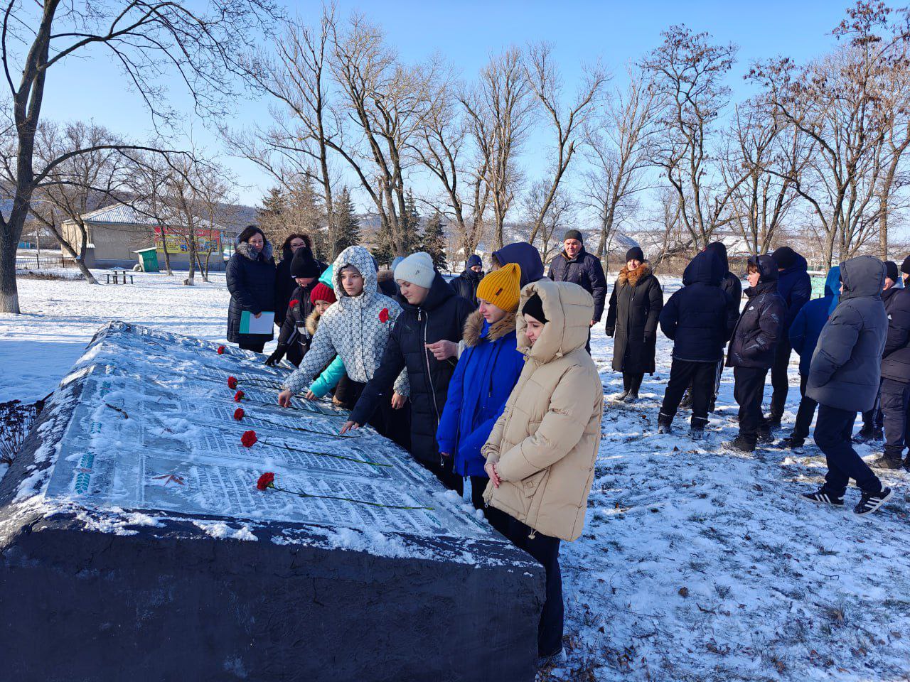 23 января филиал «Роговский сельский клуб», совместно с сельской библиотекой, ГБОУ ЛНР «Роговская основная школа» провели патриотический час «Освобождённая земля: сквозь годы и судьбы», посвящённый освобождению...