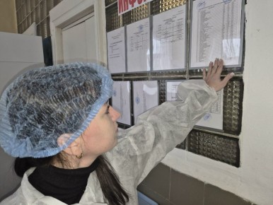 Лутугинской средней школе № 1 была проведена очередная проверка качества организации горячего питания