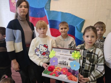 «Цветы памяти»: в клубе поселка Краснодон почтили память жертв Холокоста