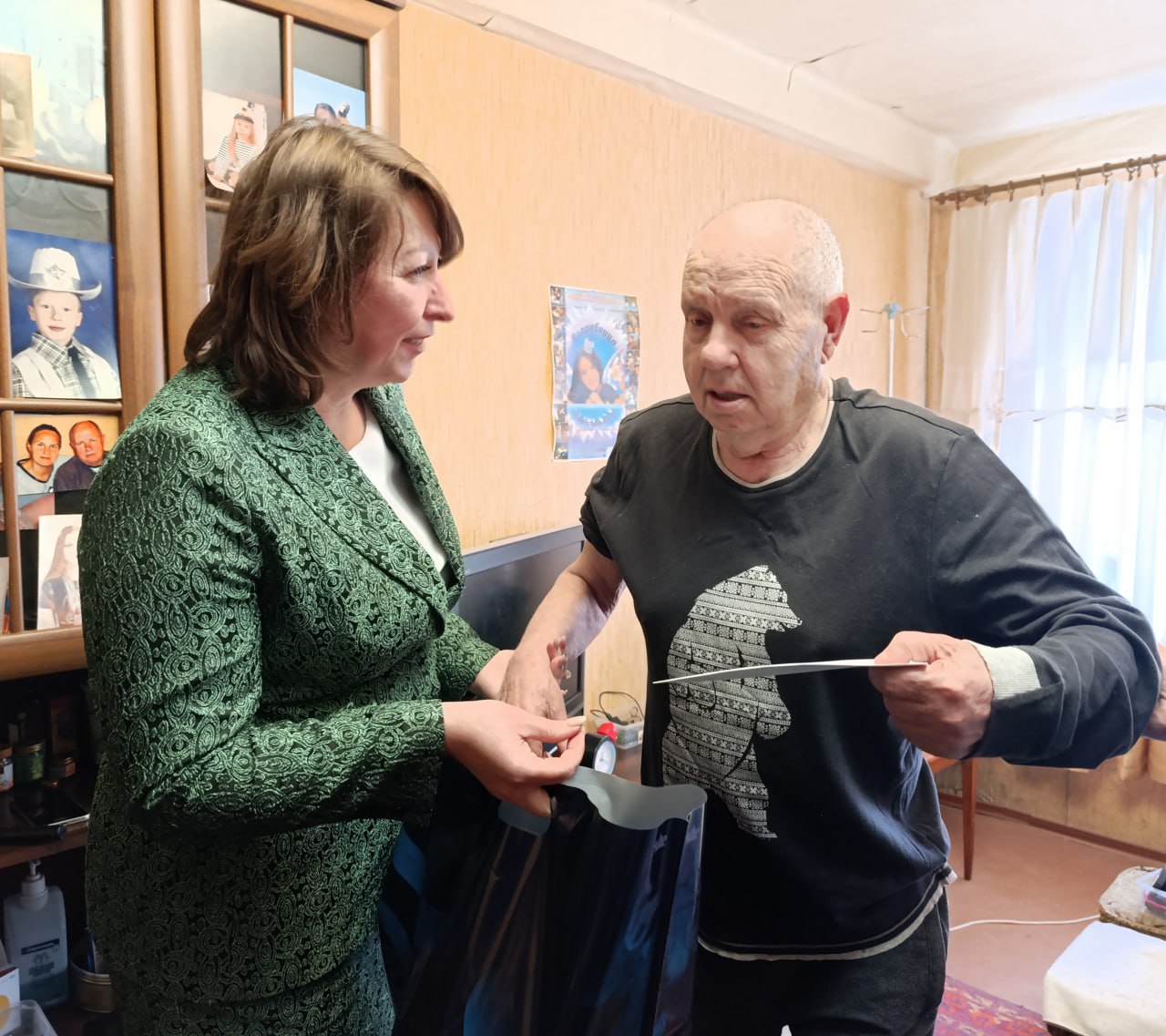 По поручению главы муниципалитета Сергея Саенко заместитель главы Администрации Елена Беседина сердечно поздравила с днем рождения Николая Анцупова, человека, чья жизнь отмечена трагическими страницами нацистских...