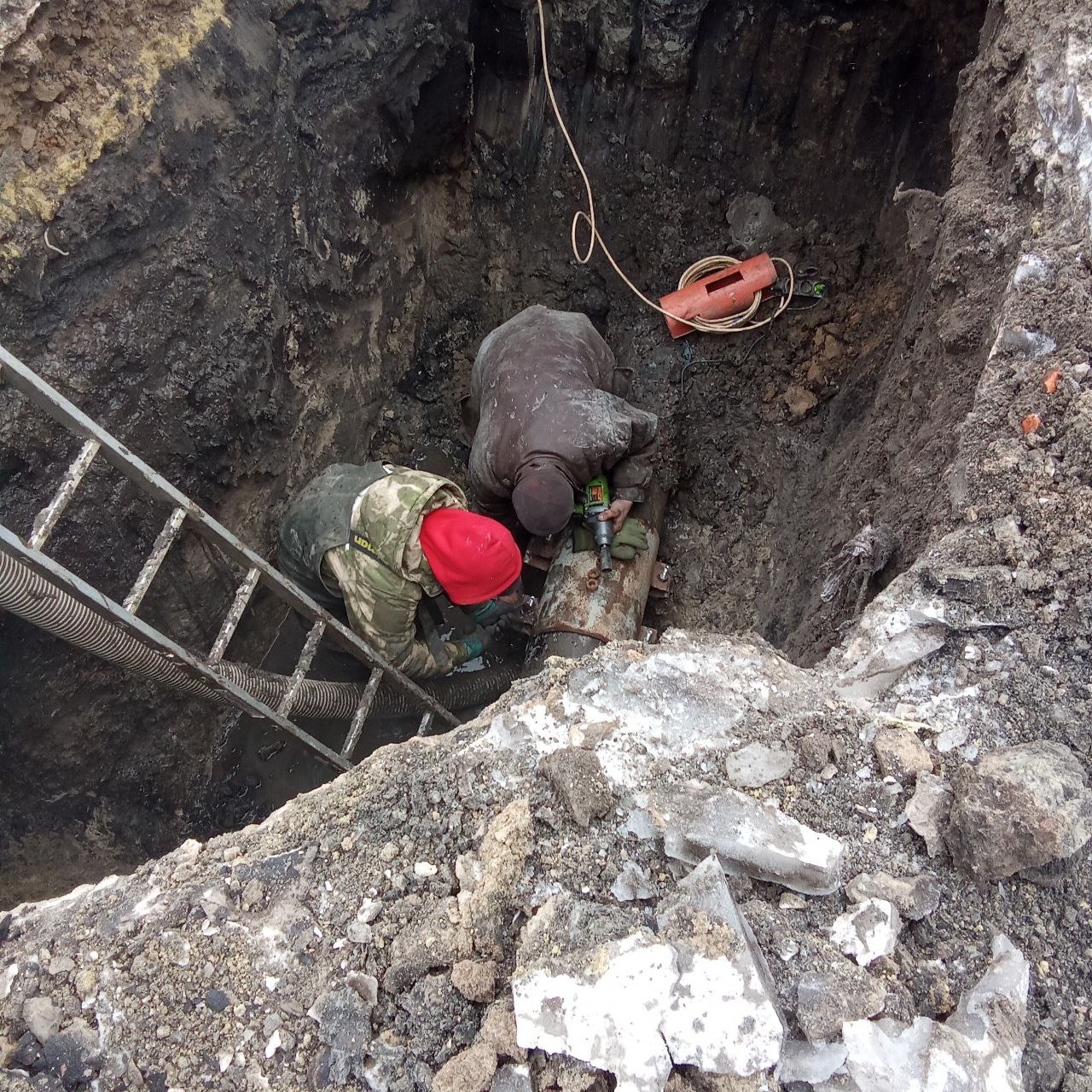 Специалисты аварийных бригад завершили работы по устранению неисправностей в системе водоснабжения