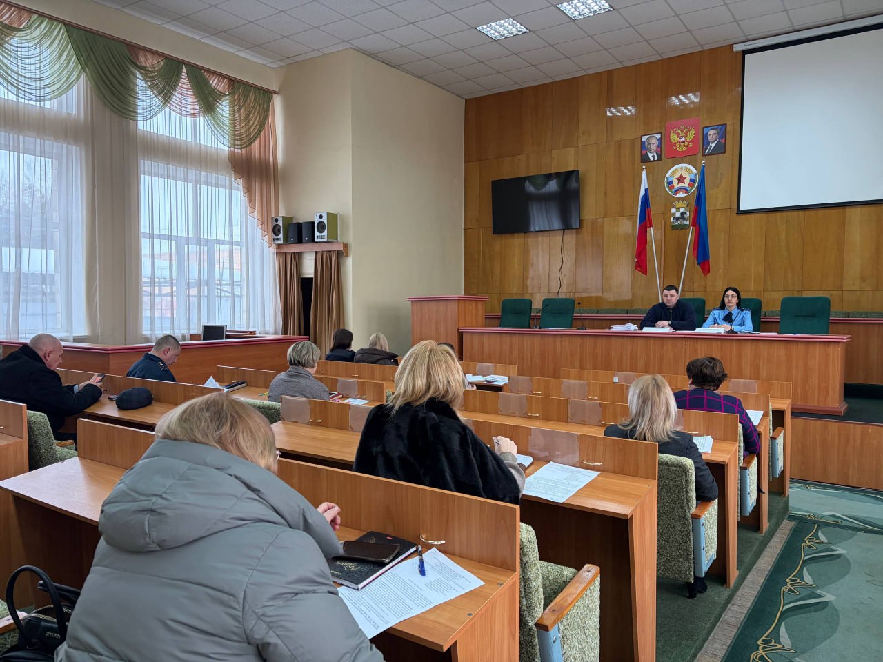 Сегодня под председательством заместителя Главы Арабаджи Максима Борисовича прошло плановое заседание комиссии по делам несовершеннолетних и защите их прав