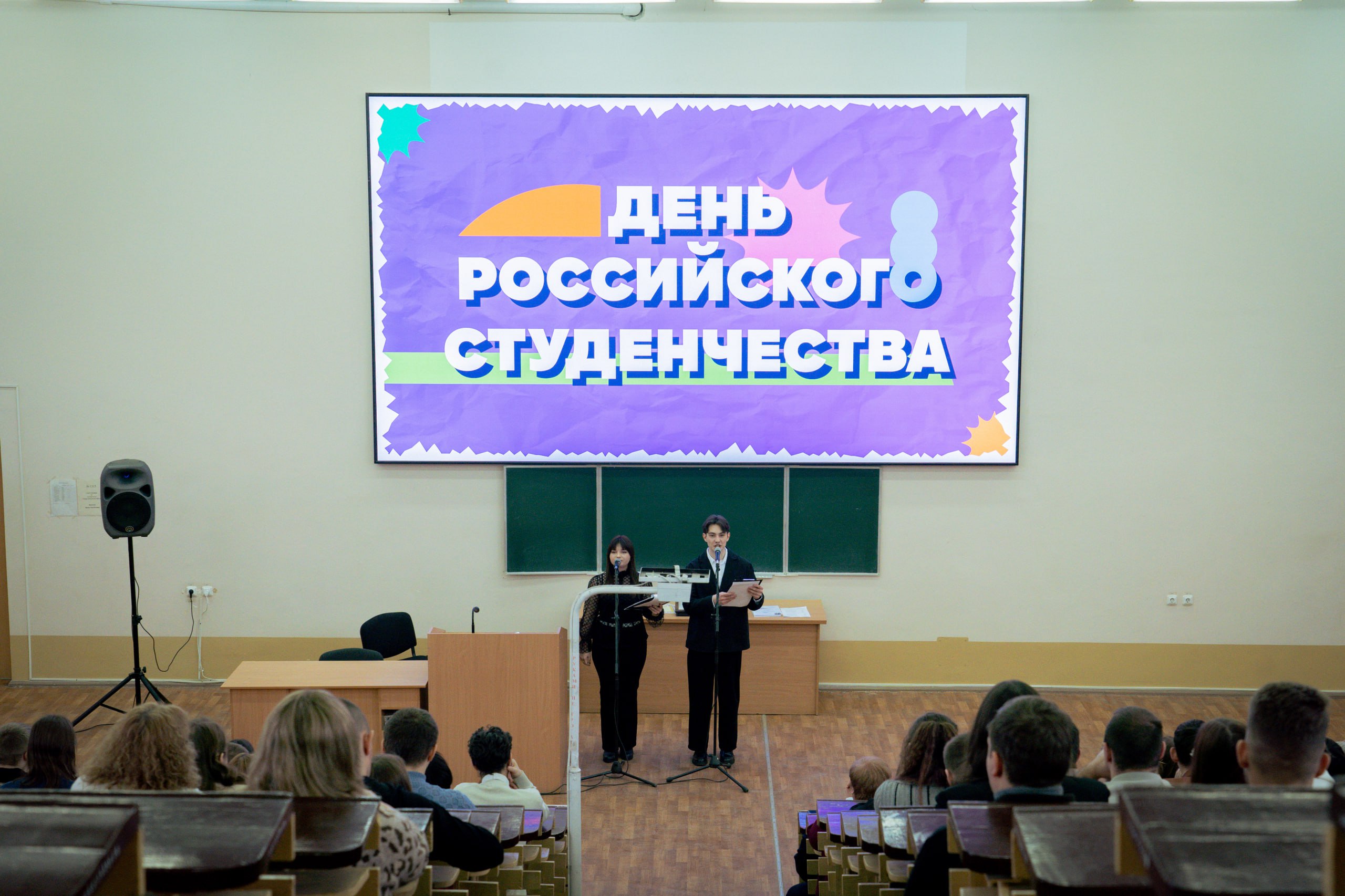 Михаил Голубович: Побывал в гостях в ДонГТУ. Ребята организовали праздник для студентов сами: всё подготовили, придумали программу, сделали номера и реально создали свой собственный праздник