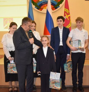 Виталий Михайлов: Сегодня провел первый в этом году и уже восьмой по счету ежегодный торжественный прием талантливых детей Перевальского округа
