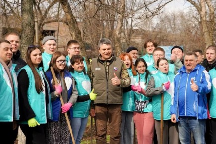 Глава ЛНР Леонид Пасечник поздравил молодежь республики с Днем студента