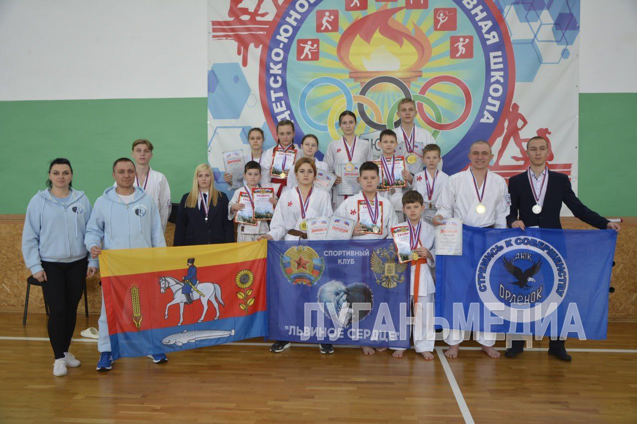 Новоайдарские спортсмены завоевали 25 медалей на чемпионате и первенстве по всестилевому карате