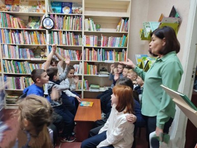 К Международному дню без интернета библиотекари провели мероприятие для школьников